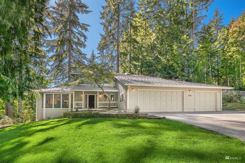 Photo of 9008 185th Place SE, Snohomish, WA 98296 (MLS # 1983984)