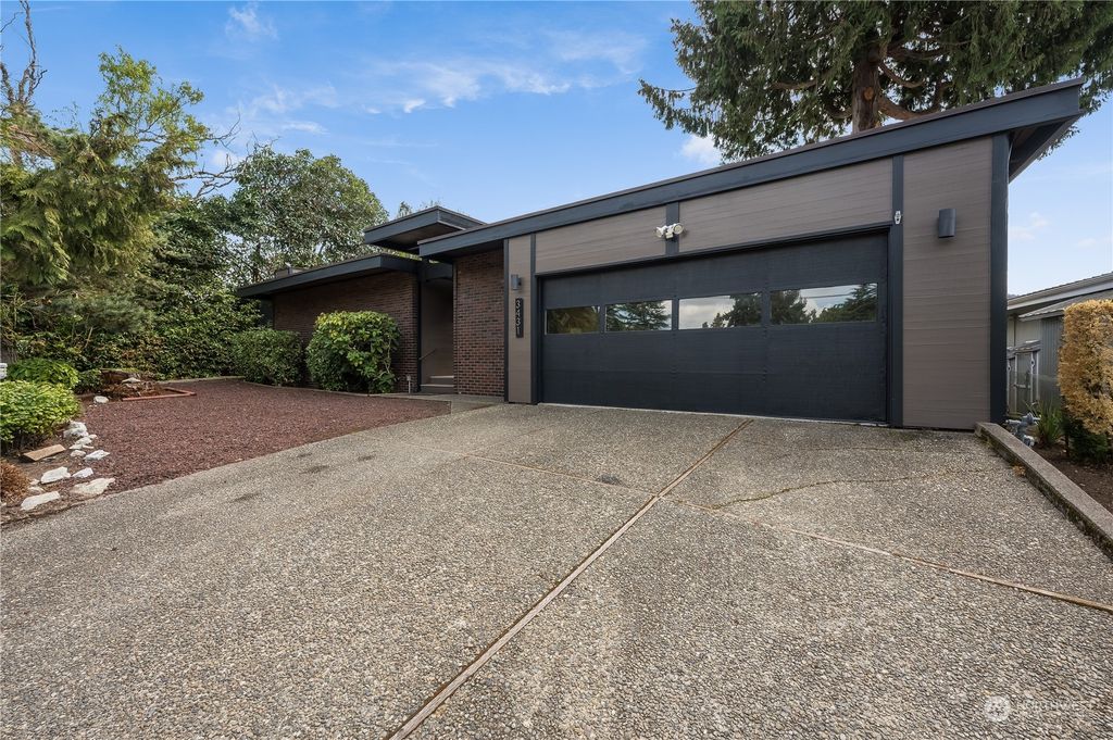 Photo of 3431 S 194th Street, SeaTac, WA 98188 (MLS # 2164667)