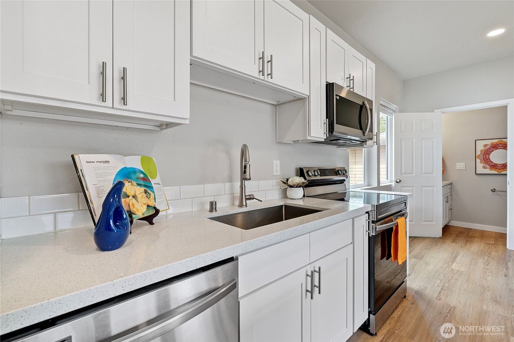 listing image 9360644515301394564