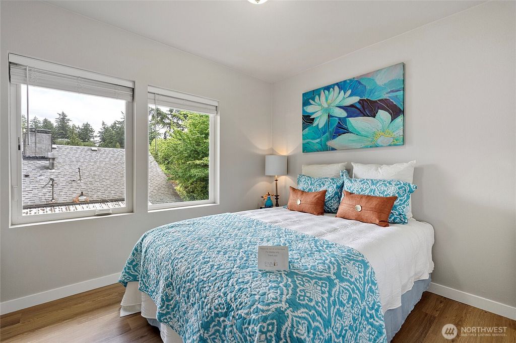 listing image 9367525718117390398