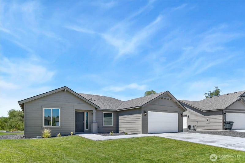 308 N Sandy Loop
