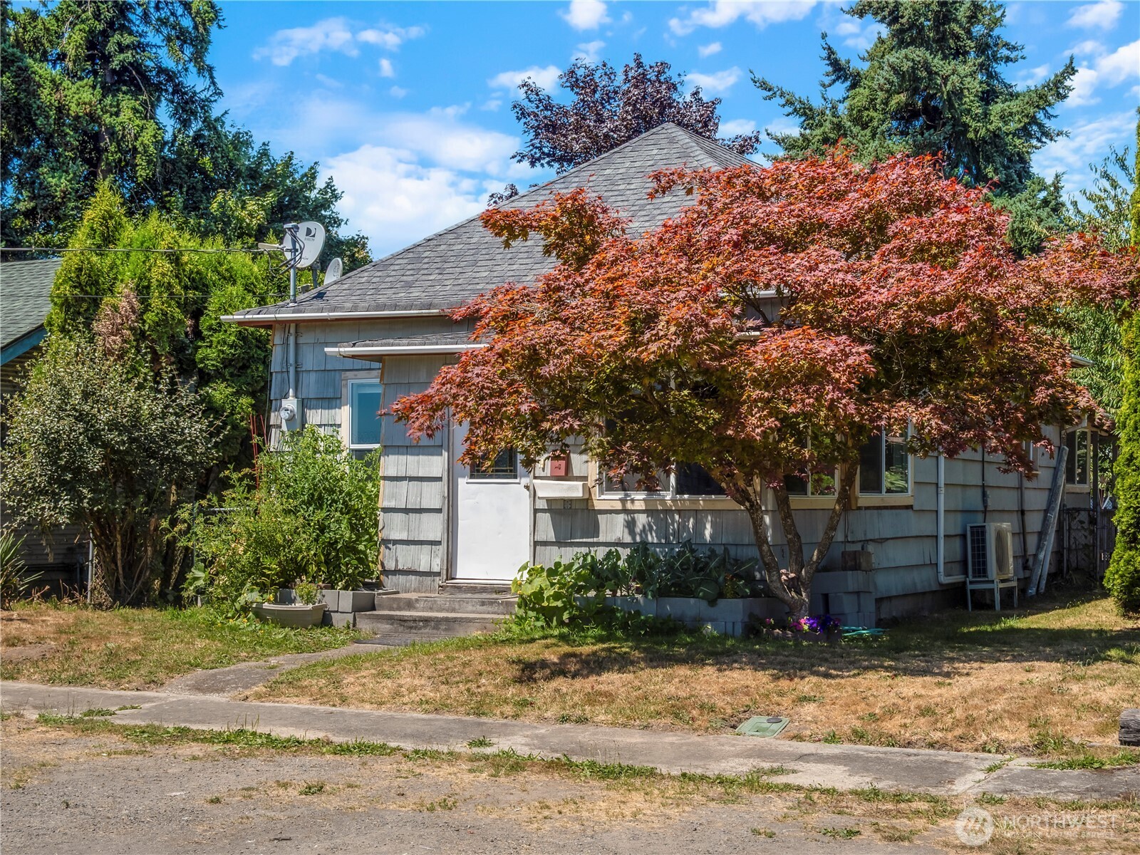 354 SW 10th Street