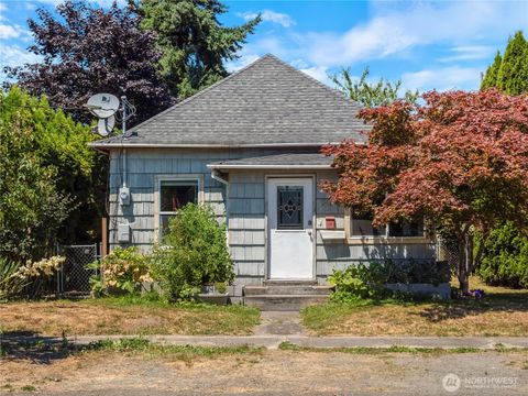 Photo of 354 SW 10th Street, Chehalis, WA 98532 (MLS # 2408446)