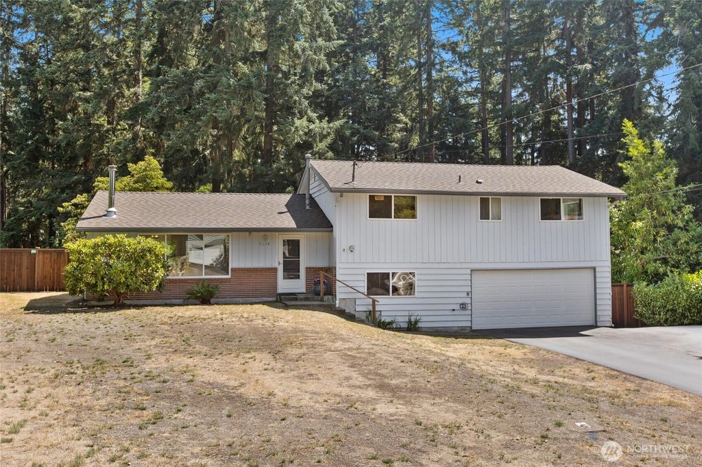 Photo of 6216 189th Place SW, Lynnwood, WA 98036 (MLS # 2559460)