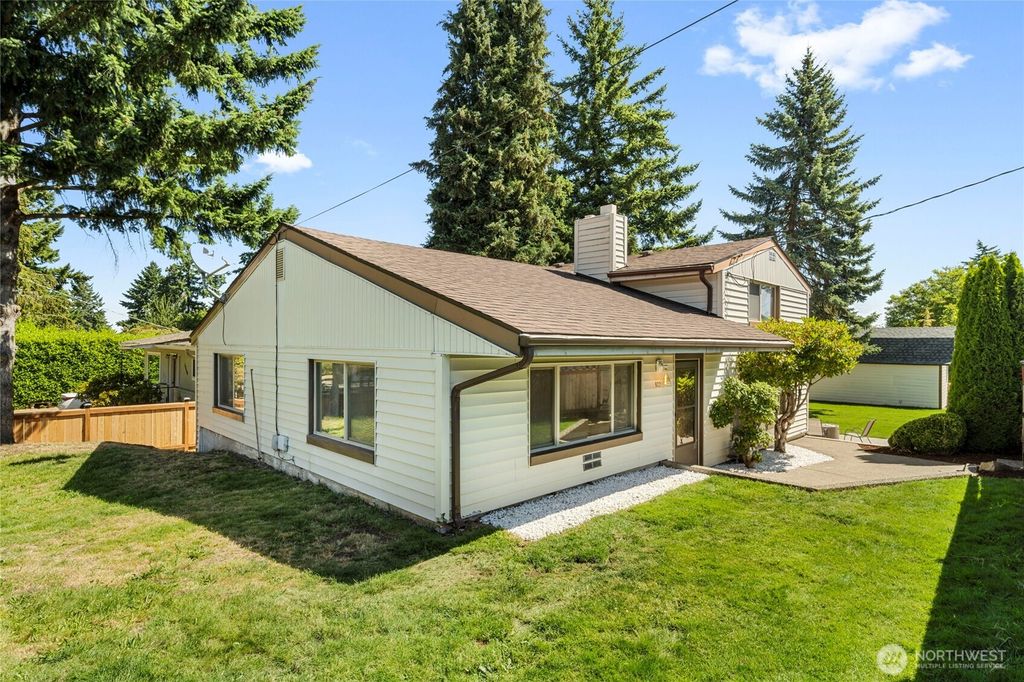 Photo of 922 SW 160th Street, Burien, WA 98166 (MLS # 2407349)