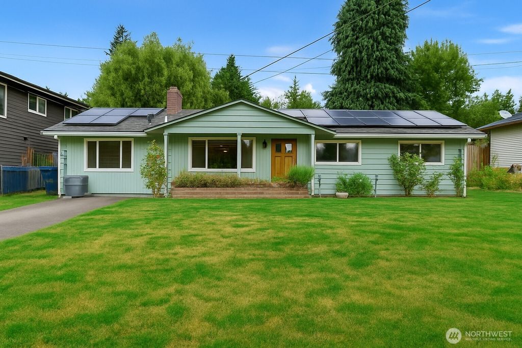 Photo of 1423 212th Place SW, Lynnwood, WA 98036 (MLS # 2413329)