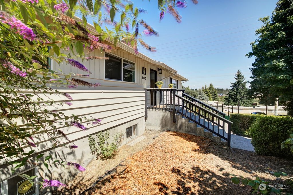 Photo of 800 N 122nd Street, Seattle, WA 98133 (MLS # 2145267)