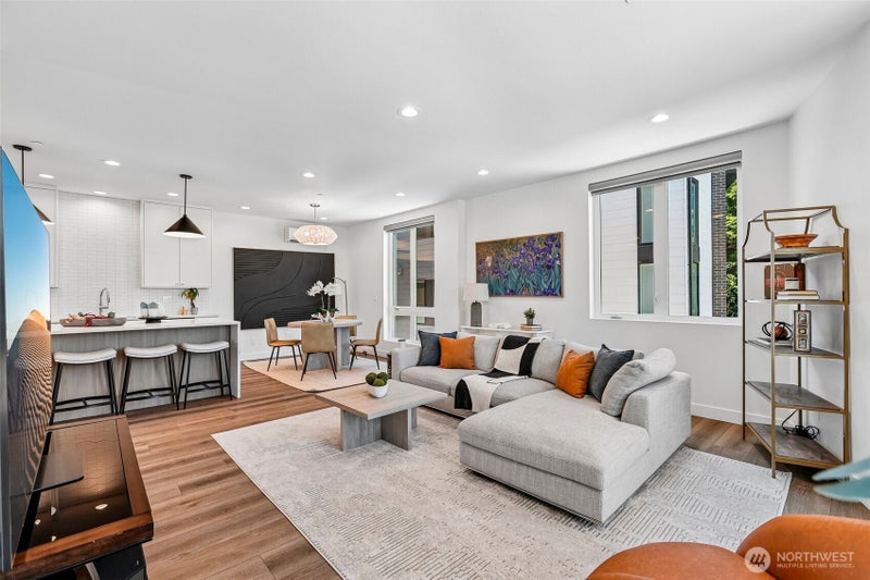 117 6th Street E