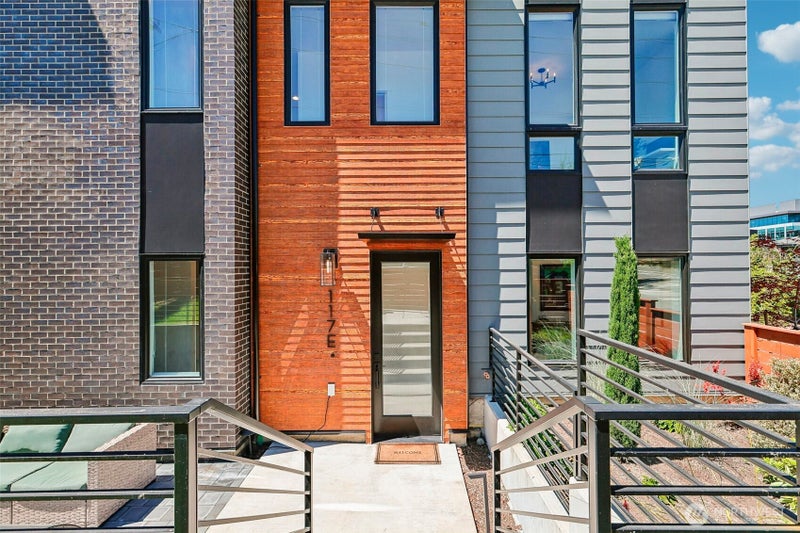117 6th Street E