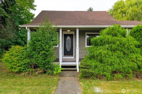 Photo of 811 Nooksack Avenue, Nooksack, WA 98276 (MLS # 2567159)