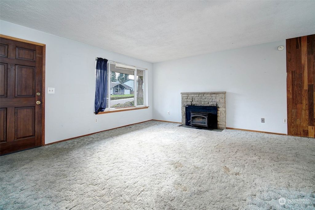 Photo of 4506 SE 3rd Place, Renton, WA 98059 (MLS # 2183062)