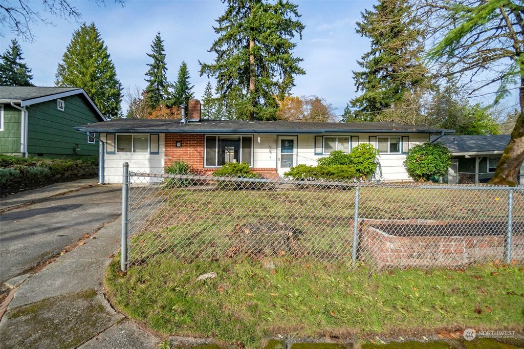 Photo of 4506 SE 3rd Place, Renton, WA 98059 (MLS # 2183062)