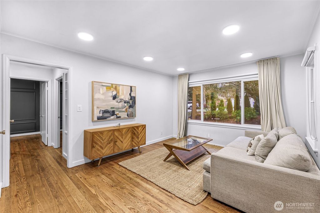 Photo of 16040 26th Avenue NE, Shoreline, WA 98155 (MLS # 2455995)