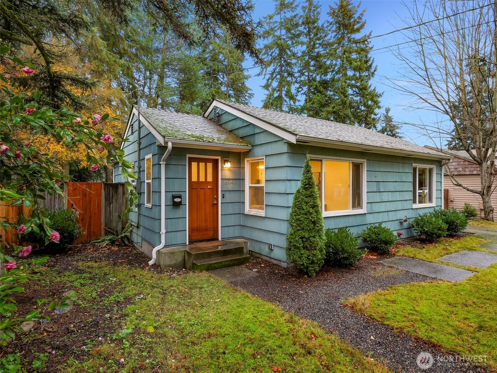 Photo of 16040 26th Avenue NE, Shoreline, WA 98155 (MLS # 2455995)