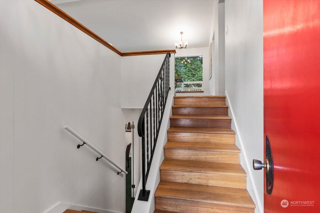 Photo of 5217 122nd Place SE, Bellevue, WA 98006 (MLS # 2162632)
