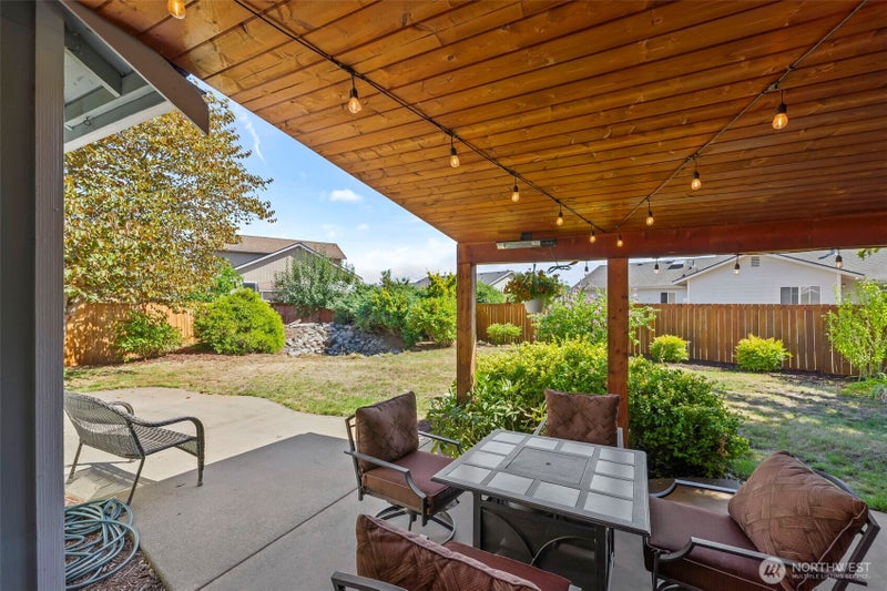 505 Alexander Court NW