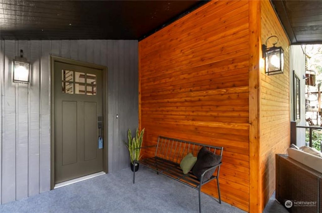 Photo of 16704 SE Newport Way, Bellevue, WA 98006 (MLS # 2218082)