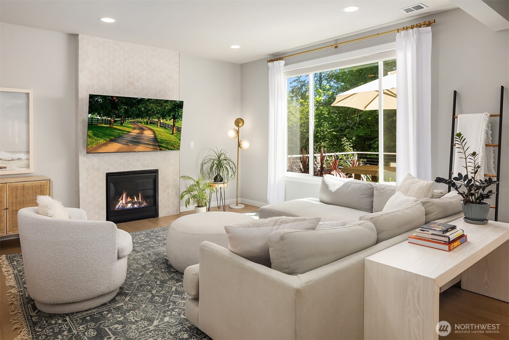 2119 NW Lynx Loop