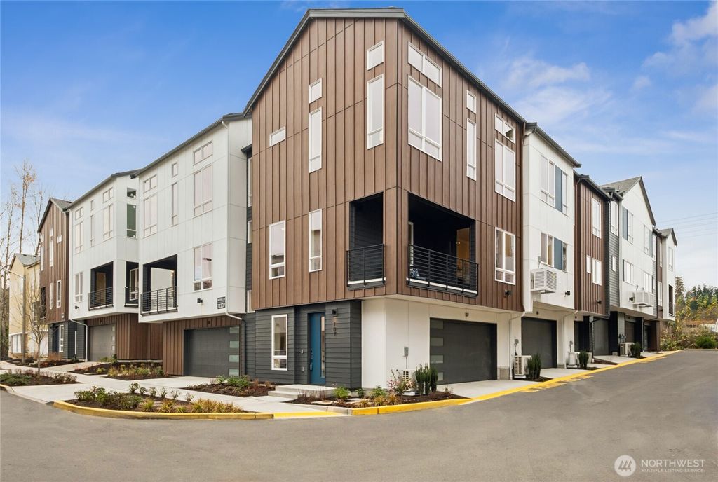 Photo of 12237 137th Place NE #2806, Redmond, WA 98052 (MLS # 2469330)