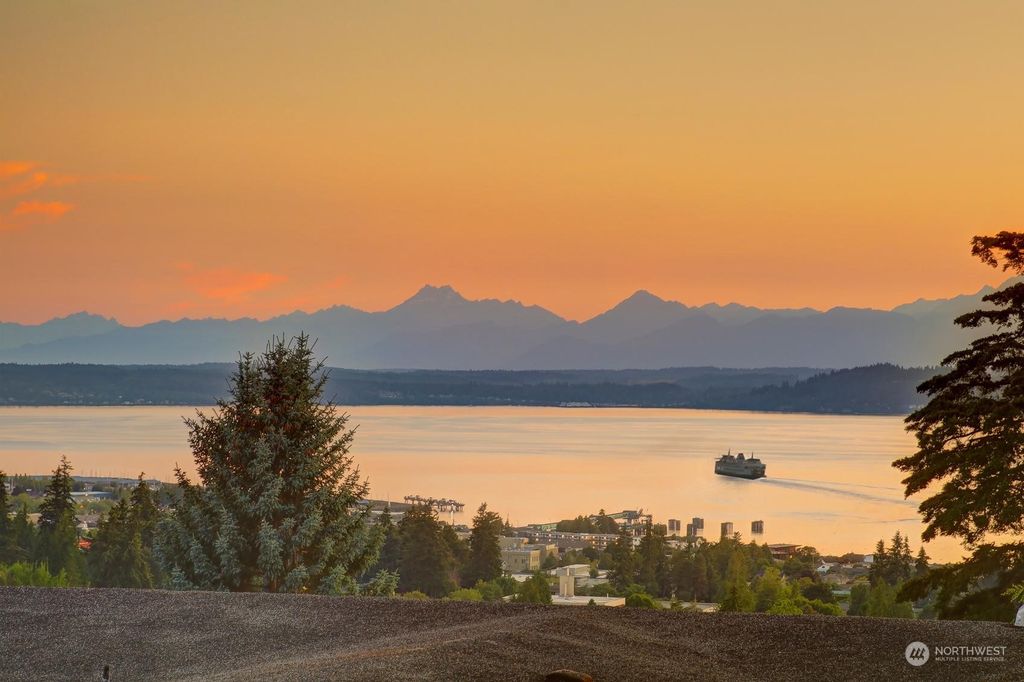 Photo of 1251 Vista Way, Edmonds, WA 98020 (MLS # 2276576)