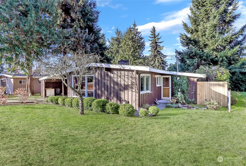 Photo of 16915 31st Pl S Pl, SeaTac, WA 98188 (MLS # 2176841)