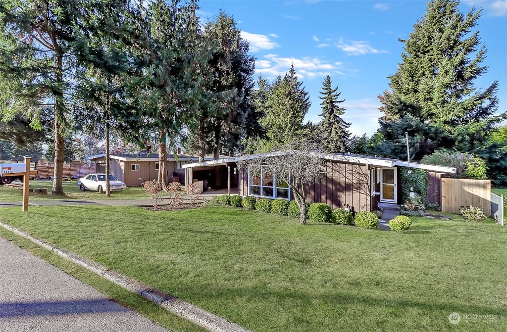 Photo of 16915 31st Pl S Pl, SeaTac, WA 98188 (MLS # 2176841)