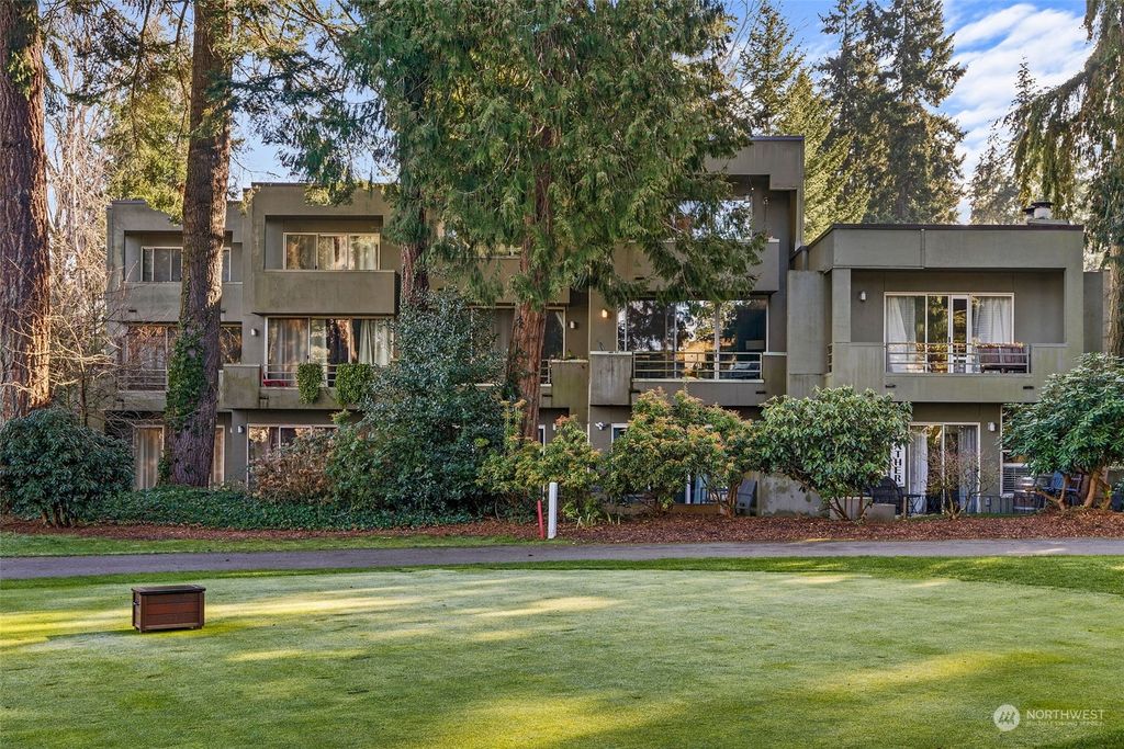 Photo of 17001 Inglewood Road NE #M213, Kenmore, WA 98028 (MLS # 2036443)