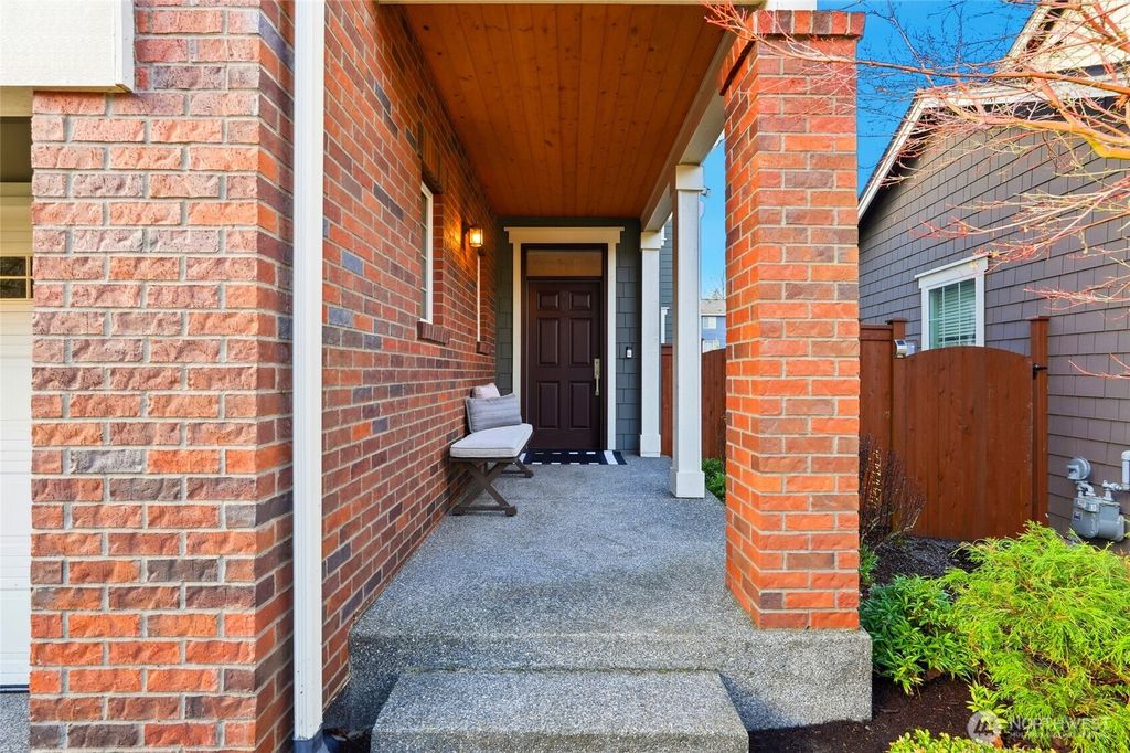 Photo of 1447 247th Avenue NE, Sammamish, WA 98074 (MLS # 2467473)