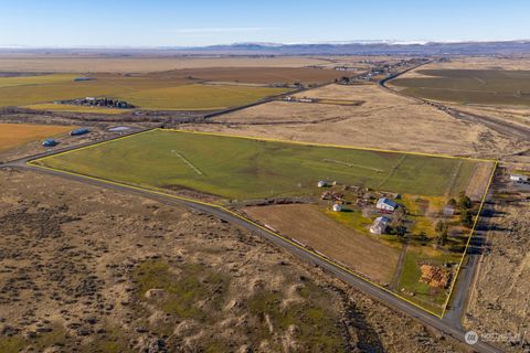 Photo of 20226 NE Adrian Road, Soap Lake, WA 98851 (MLS # 2327080)