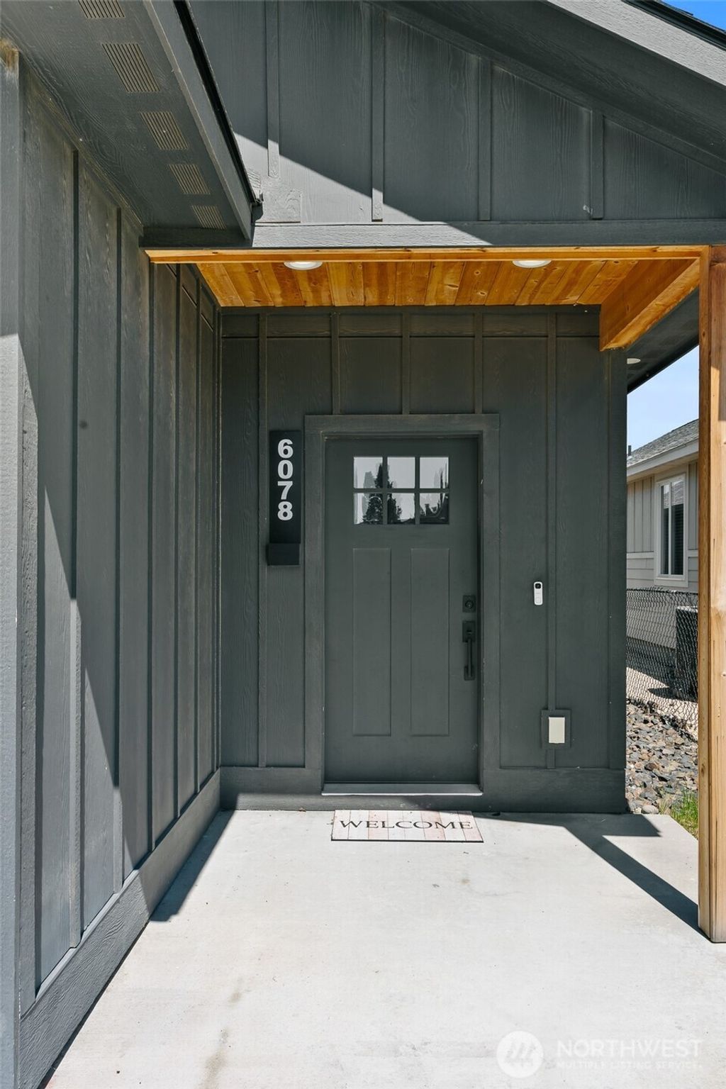 Photo of 6078 Murray Way NE, Moses Lake, WA 98837 (MLS # 2521418)