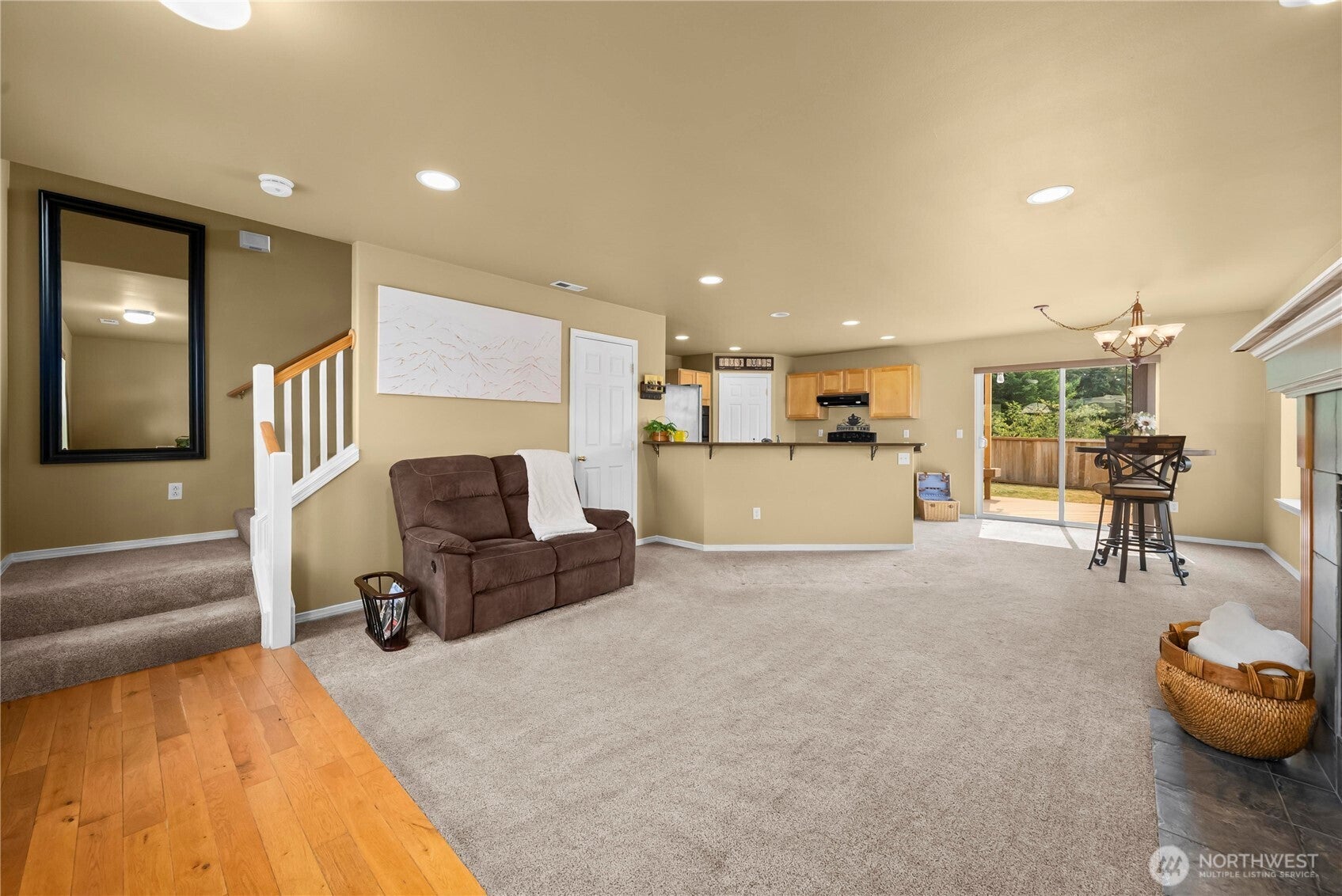 19529 100th Street E