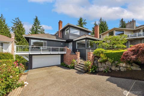 Photo of 1623 Edgemoor Lane, Everett, WA 98203 (MLS # 2506832)