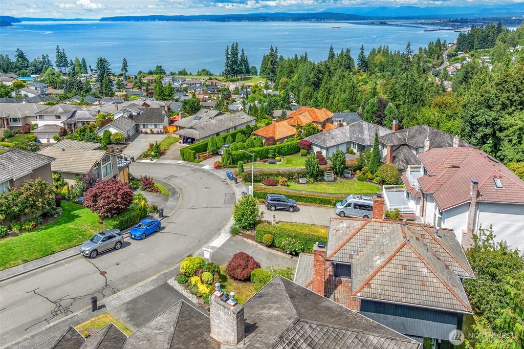 Photo of 1623 Edgemoor Lane, Everett, WA 98203 (MLS # 2506832)