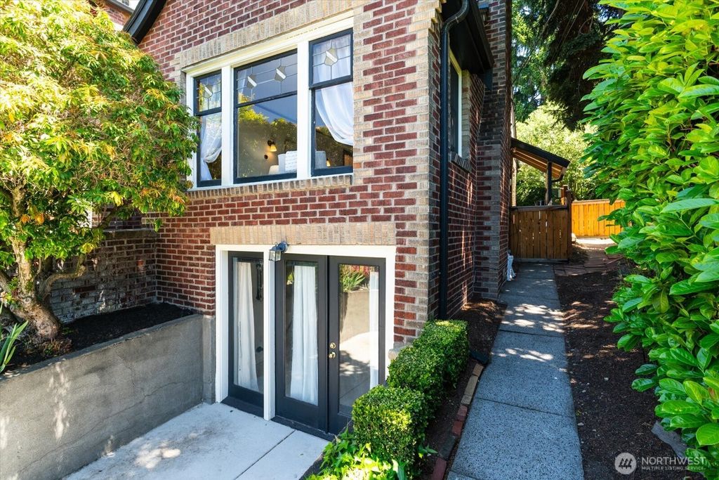 Photo of 3526 Ashworth Avenue N, Seattle, WA 98103 (MLS # 2381188)