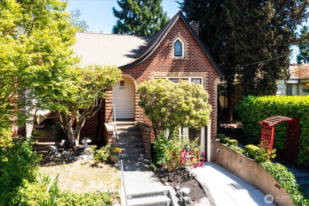 Photo of 3526 Ashworth Avenue N, Seattle, WA 98103 (MLS # 2381188)