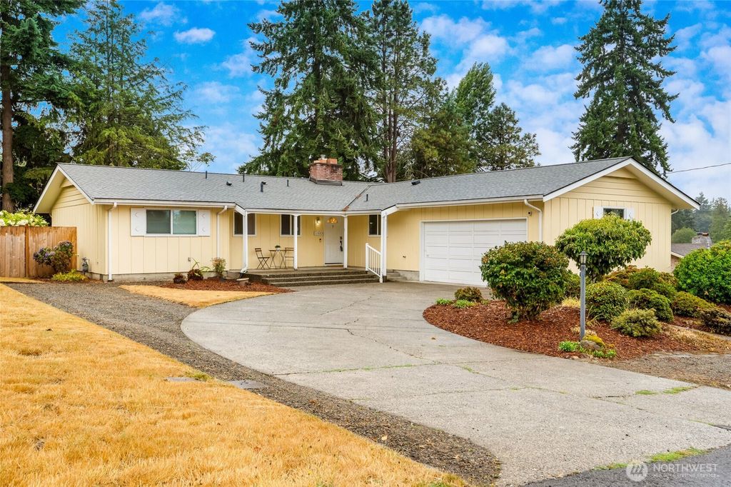 Photo of 11223 SE 182nd Street, Renton, WA 98055 (MLS # 2419754)