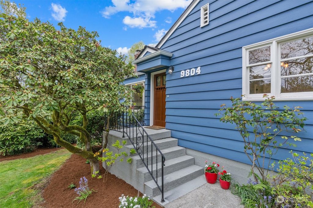 Photo of 9804 Ravenna Avenue NE, Seattle, WA 98115 (MLS # 2228362)