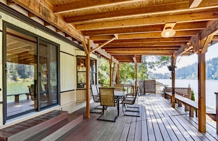 1817 Sleepy Hollow Lane