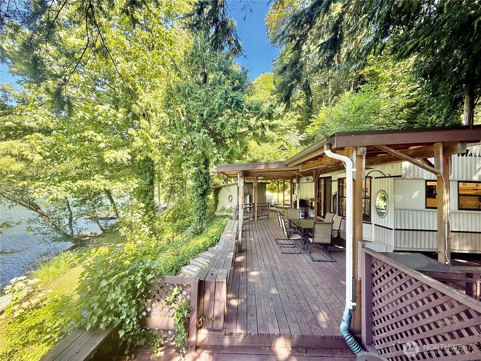 1817 Sleepy Hollow Lane
