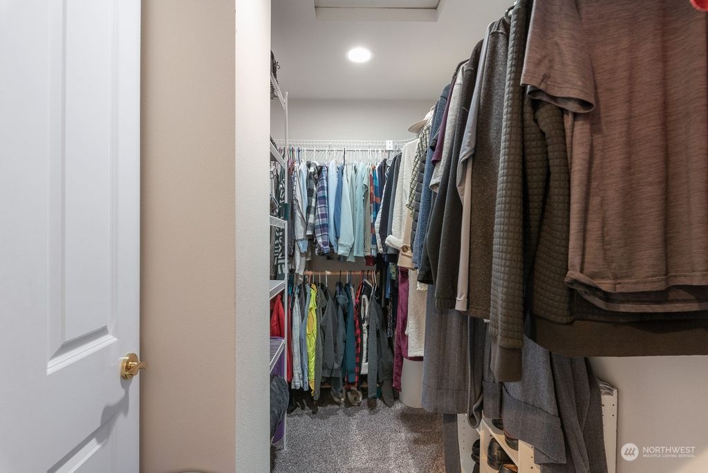 listing image 9367748752588840209