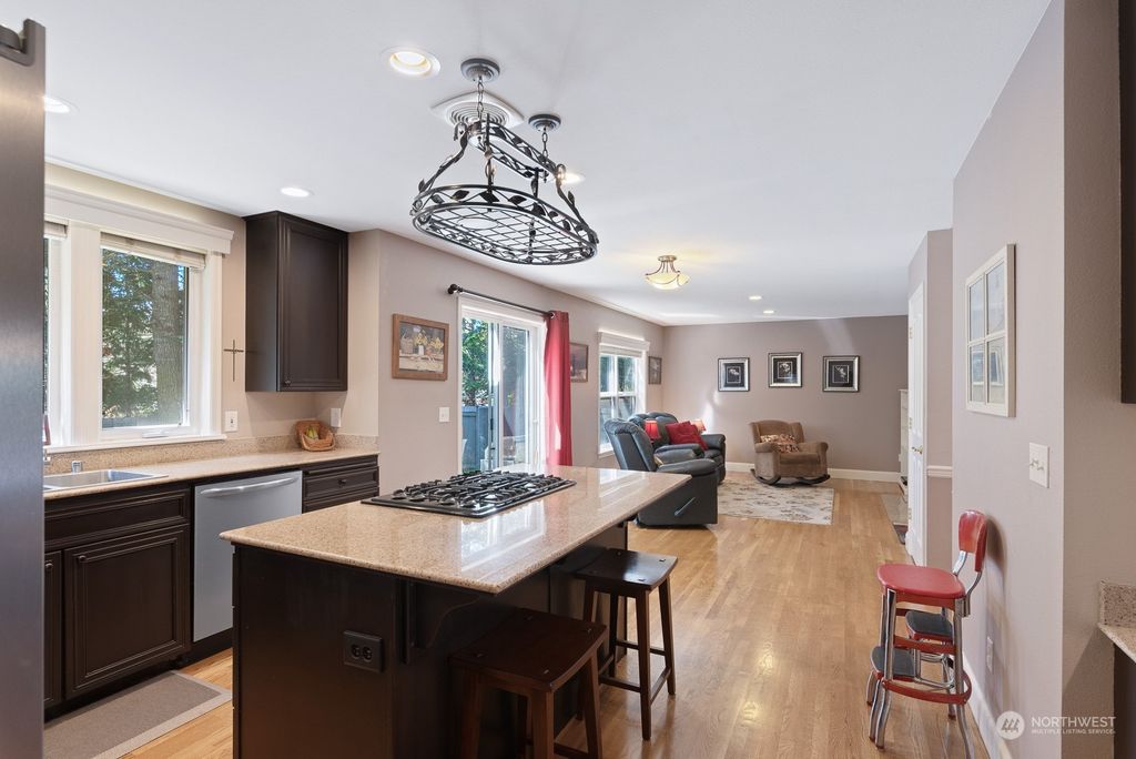 listing image 9361543133059890188