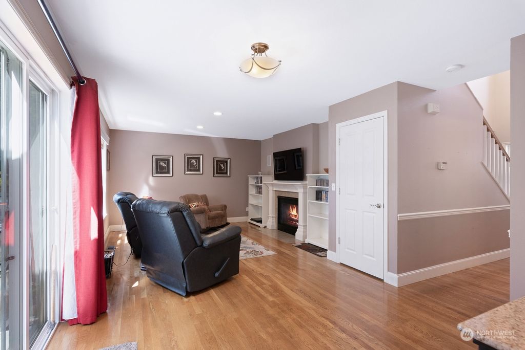 listing image 9363348529035580189