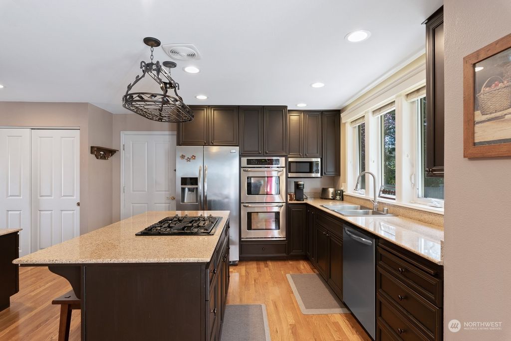 listing image 9364120626027643822