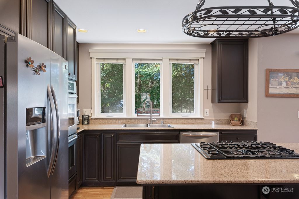 listing image 9366942101055304934