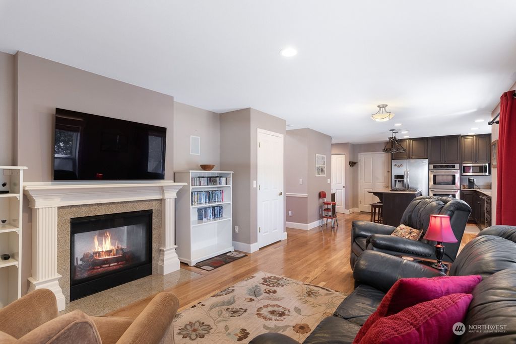 listing image 9364481565213823111
