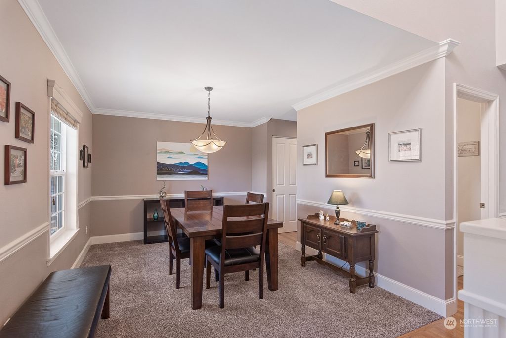 listing image 9364706234855456642