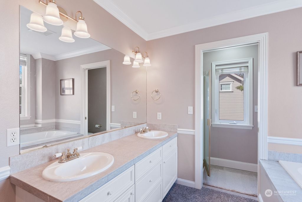 listing image 9360973558989663712