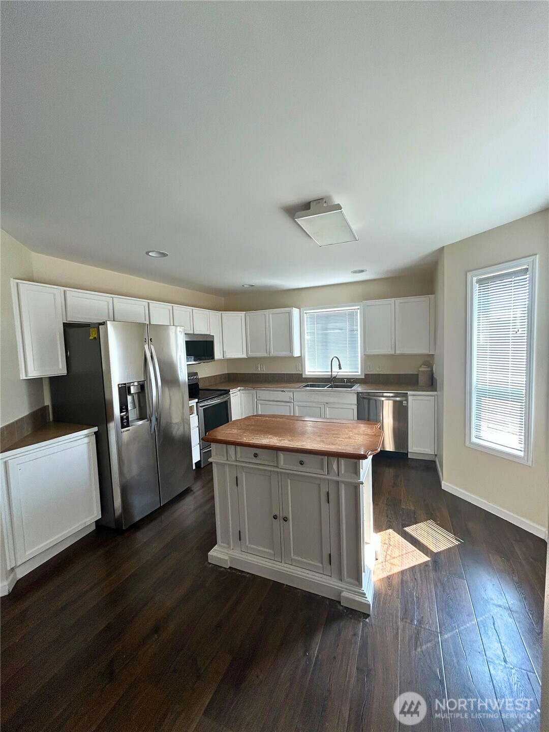 8806 47TH Drive NE