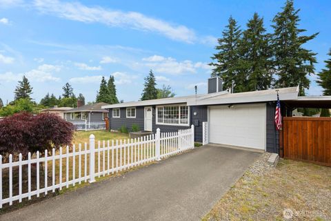 Photo of 2119 Aberdeen Avenue NE, Renton, WA 98056 (MLS # 2552581)
