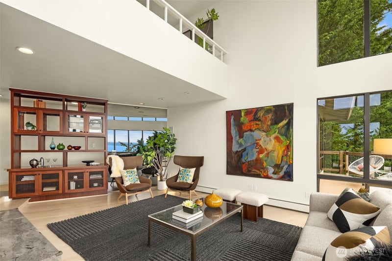 2583 Magnolia Boulevard W